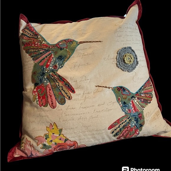 Pier 1 Other - Pier 1 Throw Pillow 16” Hummingbirds
